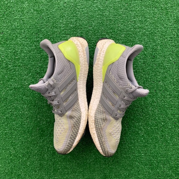 🔋Adidas Ultraboost 2.0 “Glow In the dark” (Sz 8) - Picture 4 of 11